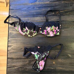 NEW NEVER WORN | Dolce&Gabbana Floral Lace Bra & Thong Set | Black/Pink Lingerie